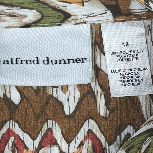 Alfred Dunner Women's Size 18 Button-Down Geometric‎ Top – Classic, Preppy - Picture 4 of 6